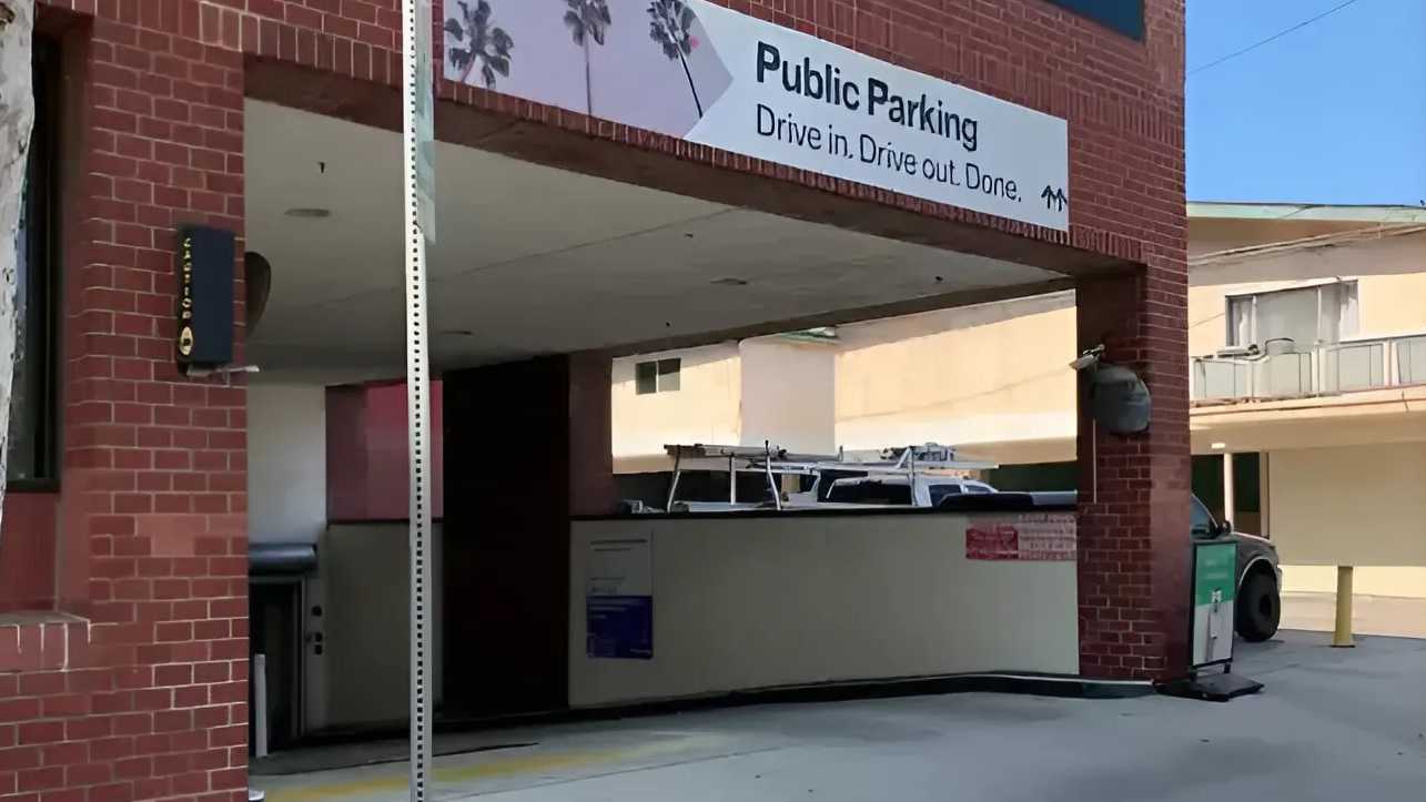 Fasttrack LAX Airport Parking