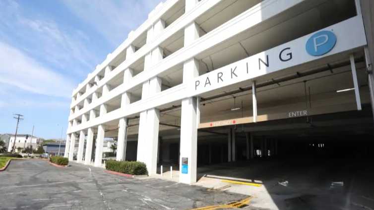 Premium Parking P1617 LAX Airport Parking