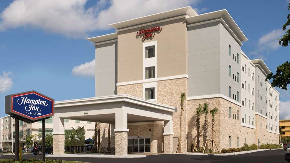 Hampton Inn East MIA Airport Parking