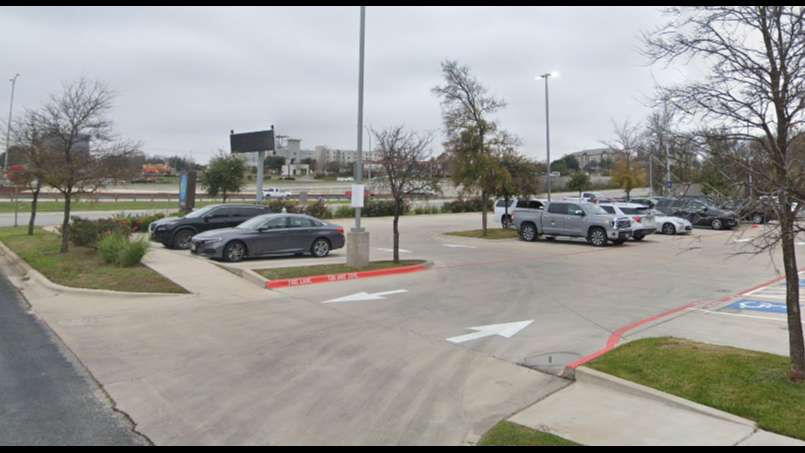 Tru by Hilton AUS Airport Parking