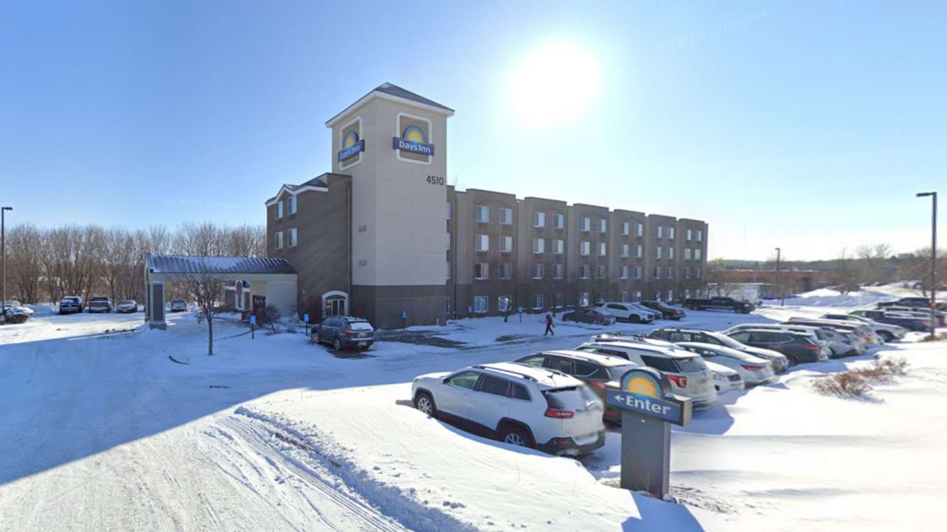 Days Inn by Wyndham MSP Airport Parking