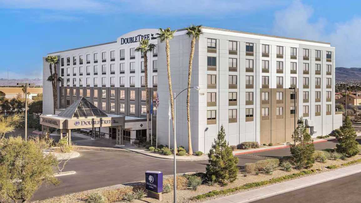 DoubleTree by Hilton LAS Airport Parking