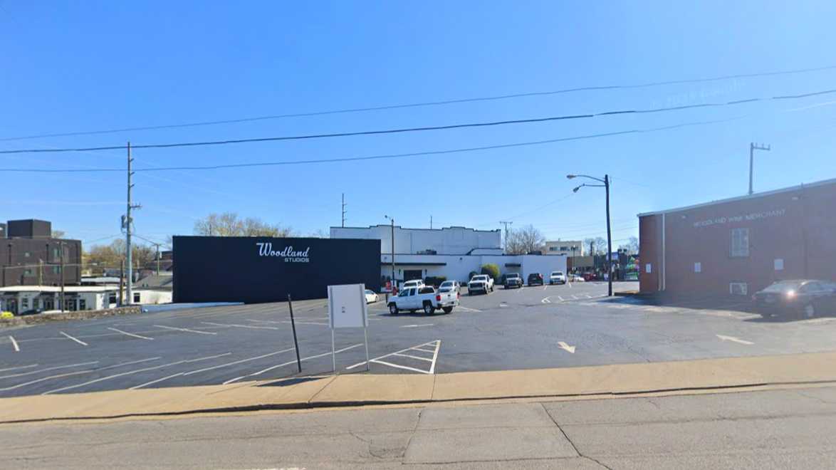 WOODLAND LOT BNA Airport Parking