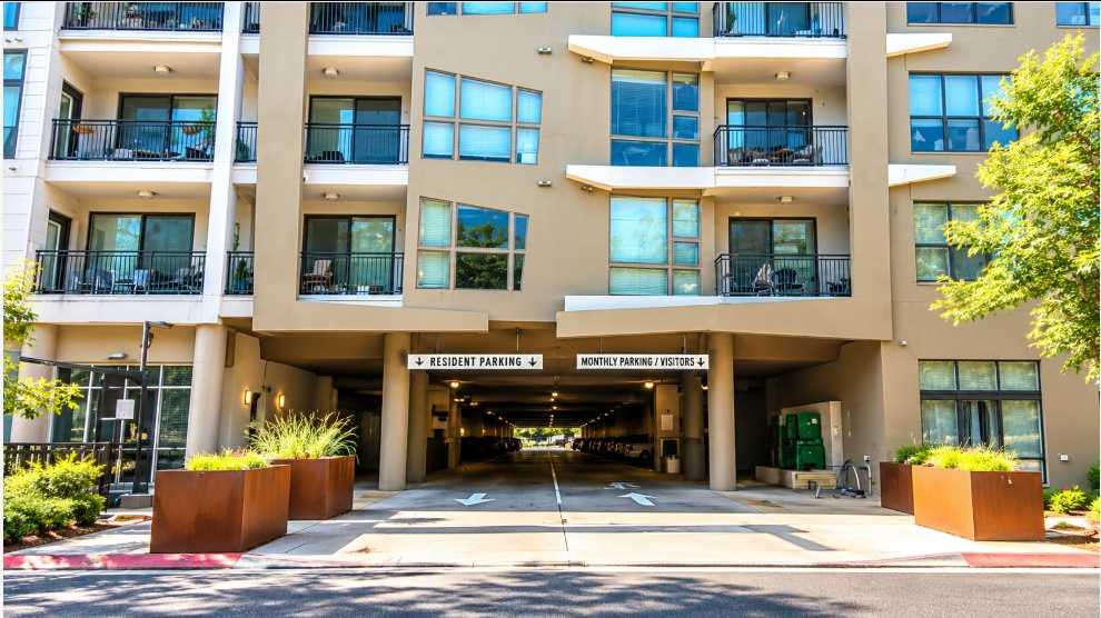 (M) COLE APARTMENTS AUS Airport Parking