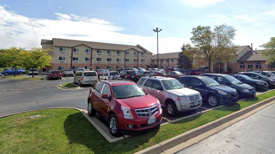 Super 8 by Wyndham ORD Airport Parking