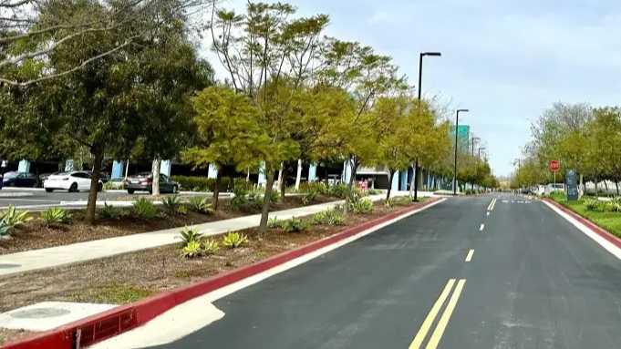 (M) 1730 FLIGHT WAY SNA Airport Parking