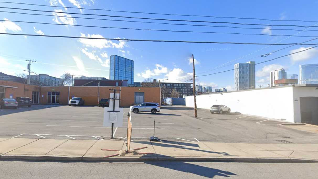(M) CAMERA LOT BNA Airport Parking