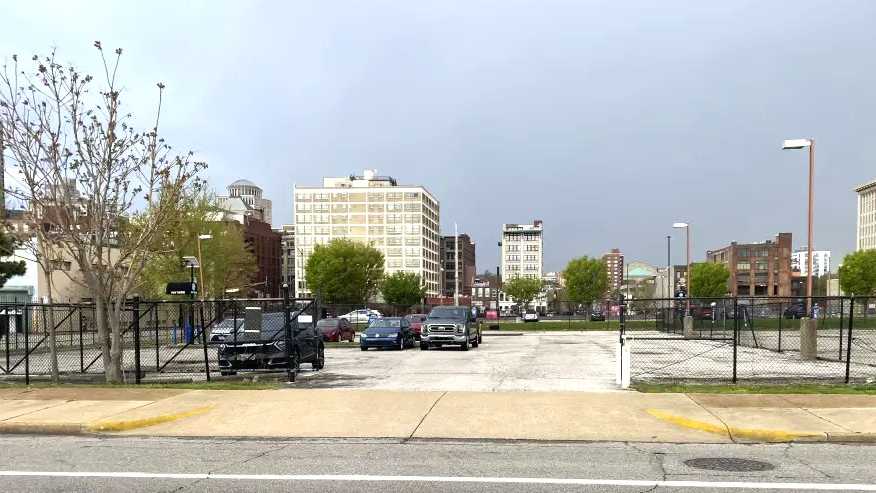 (M) MLK LOT STL Airport Parking