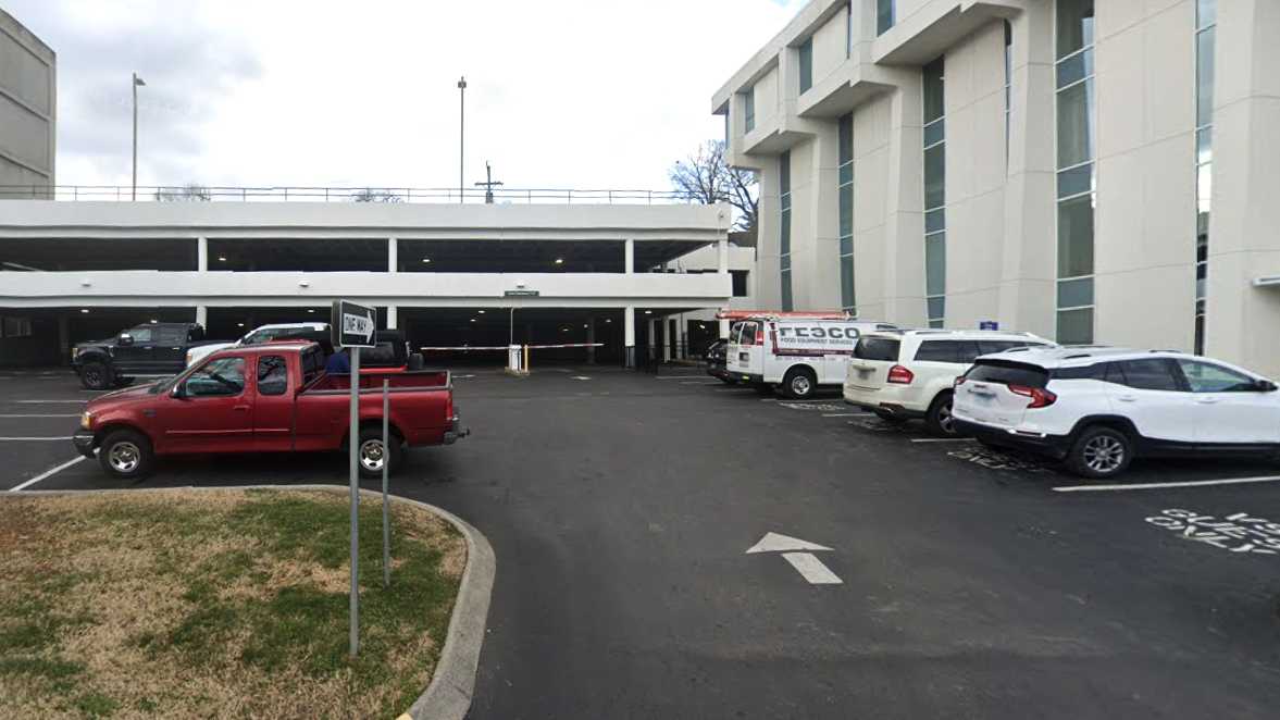 (M) 3200 WEST END BNA Airport Parking
