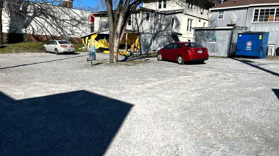(M) BERSTEIN LOT BNA Airport Parking