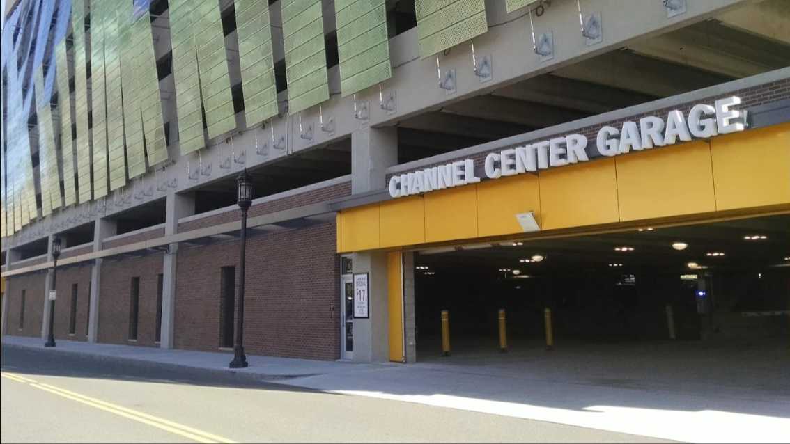 (M) ONE CHANNEL CENTER GARAGE BOS Airport Parking