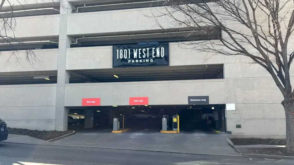 (M) PALMER PLAZA GARAGE BNA Airport Parking