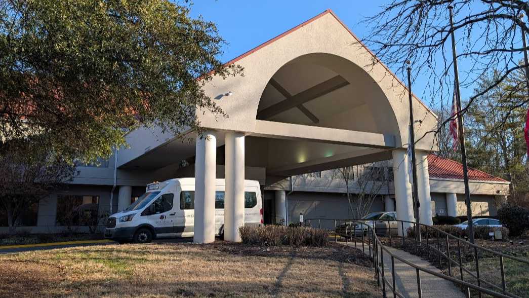 DoubleTree Suites by Hilton BNA Airport Parking