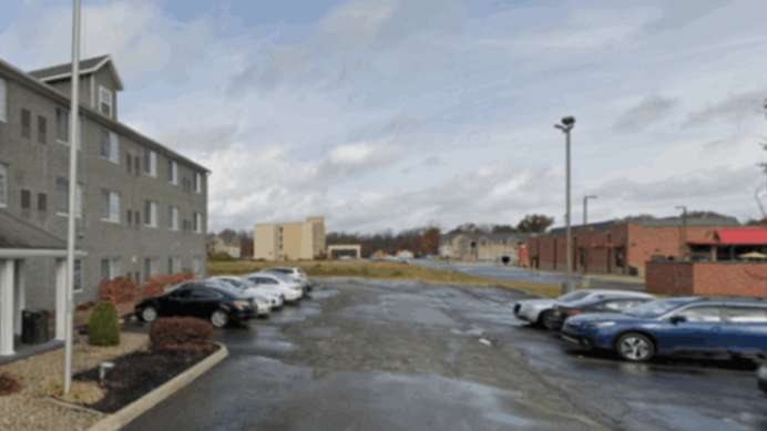 Country Inn & Suites by Radisson CMH Airport Parking