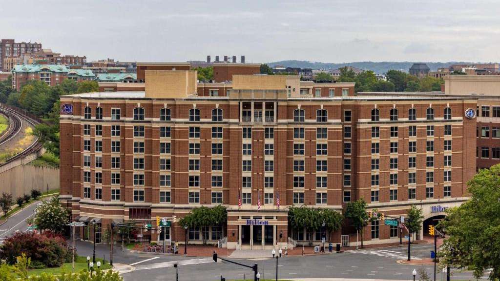 Hilton Alexandria Old Town DCA Airport Parking