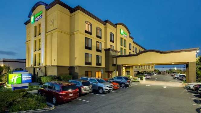 Holiday Inn Express SFO North Airport Parking