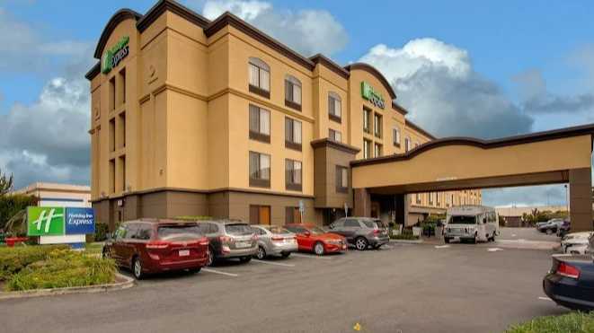 Holiday Inn Express SFO North Airport Parking