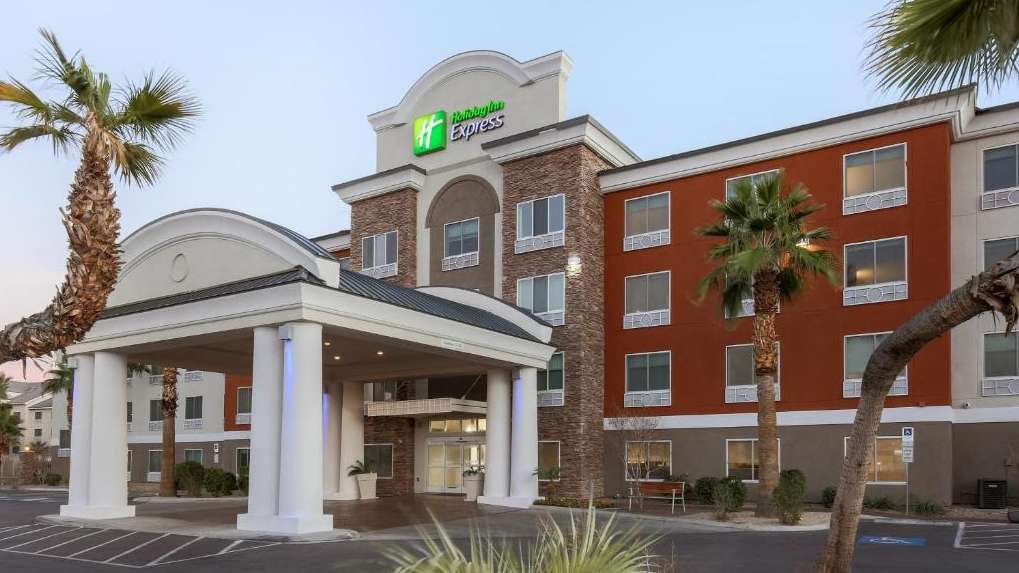 Holiday Inn Express LAS Airport Parking