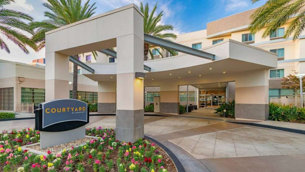 Courtyard by Marriott Santa Ana Orange County SNA Airport Parking
