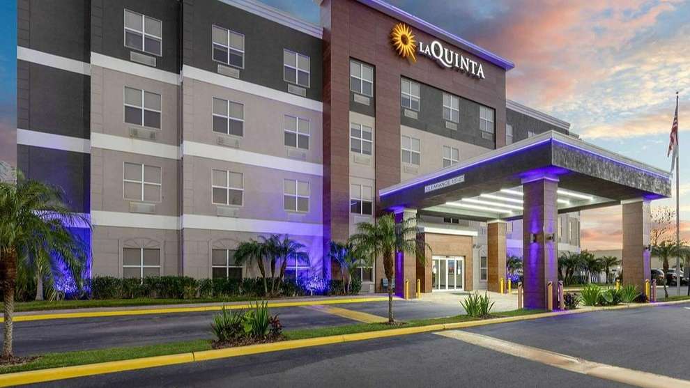 La Quinta Inn & Suites by Wyndham TPA Airport Parking