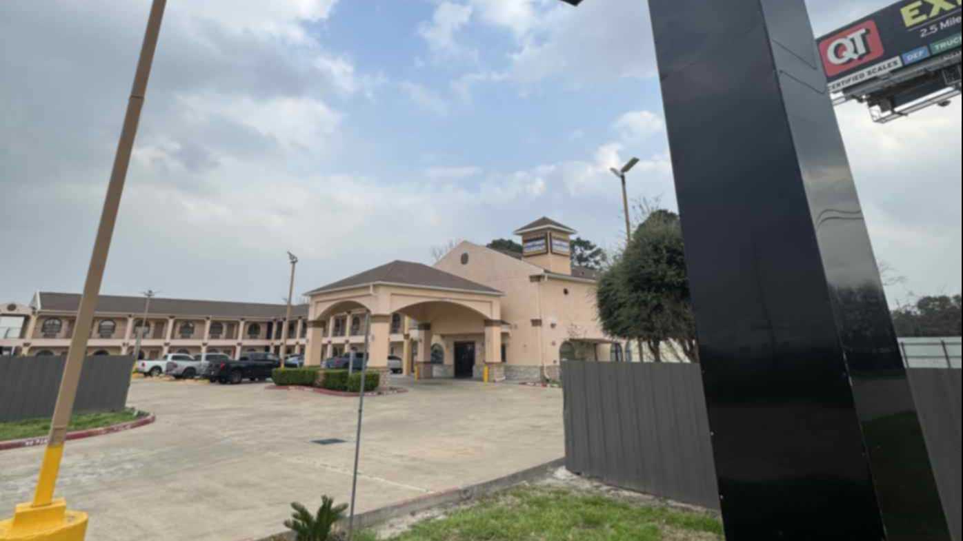 Downtowner Inns & Suites IAH Airport Parking