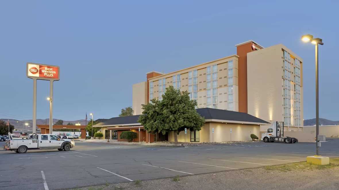 Best Western Plus RNO Airport Parking
