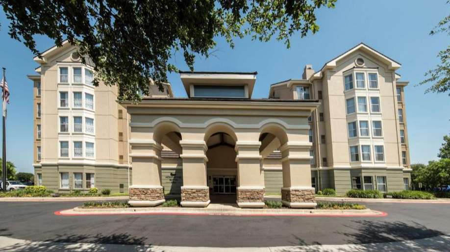 Homewood Suites by Hilton AUS Airport Parking