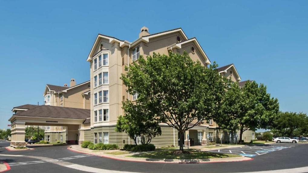 Homewood Suites by Hilton AUS Airport Parking