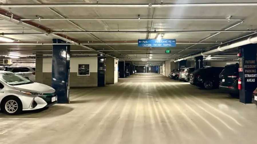 (M) The Smith Garage BOS Airport Parking