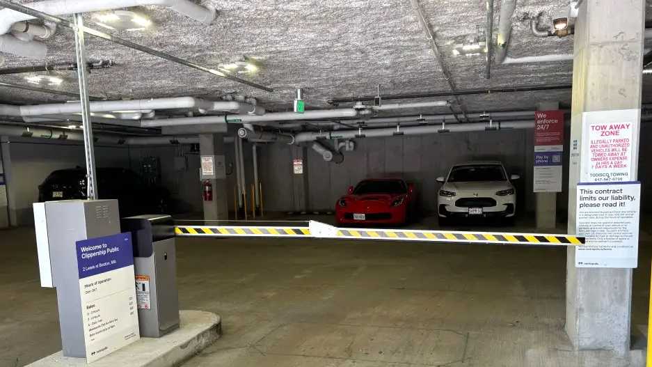 (M) Clippership Public Garage BOS Airport Parking