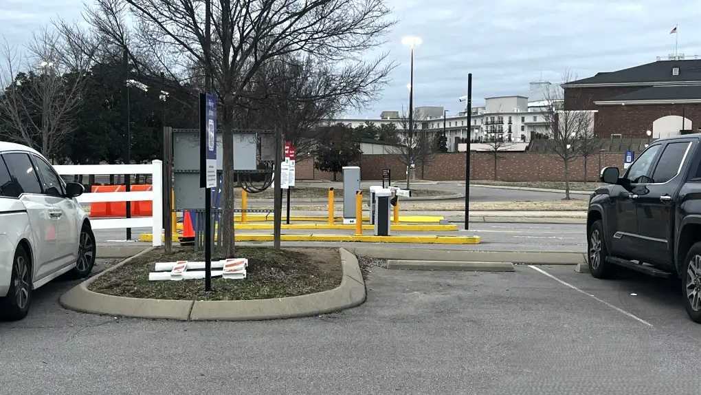 (M) OPRY HOUSE LOT BNA Airport Parking