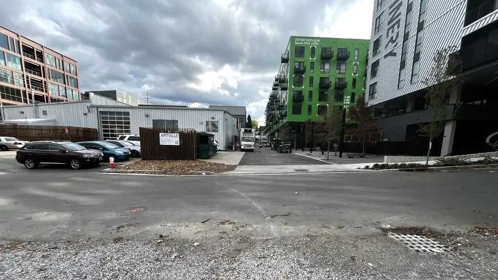 (M) GRAY STREET LOT BNA Airport Parking