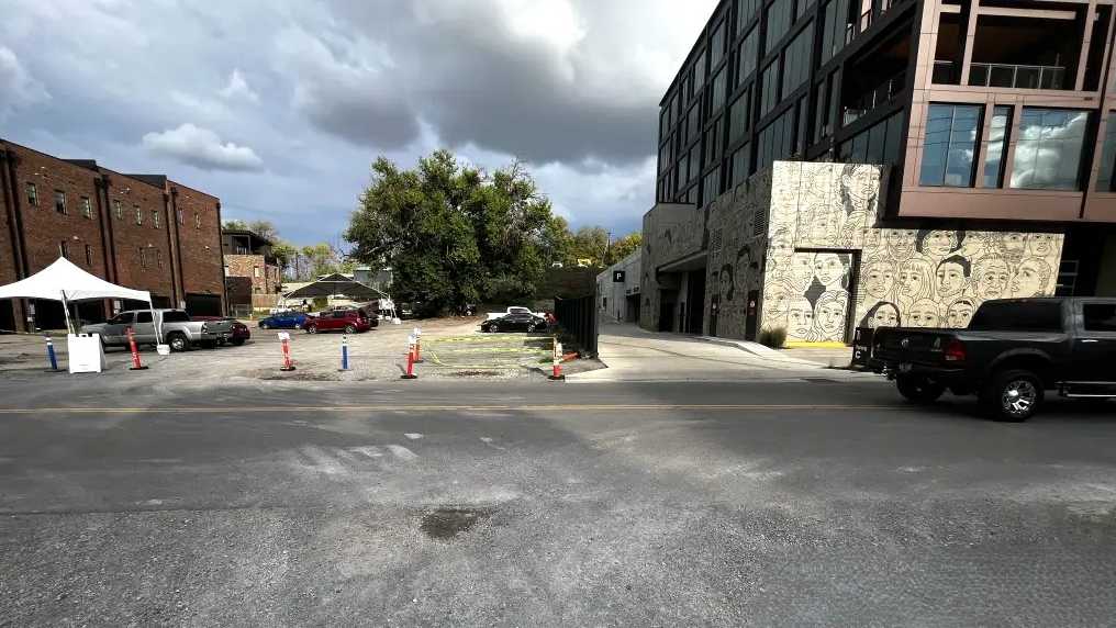 (M) GRAY STREET LOT BNA Airport Parking