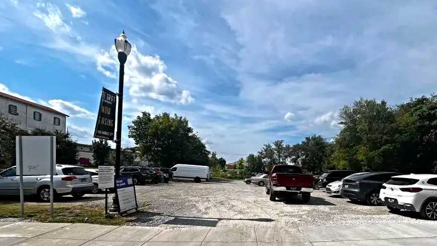 (M) HOPS LOT BNA Airport Parking