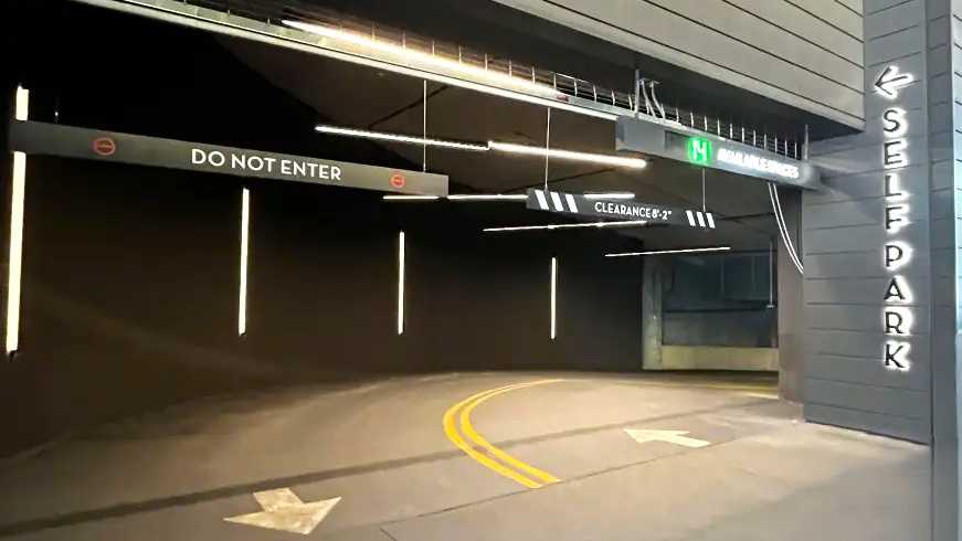 (M) ONE22ONE BNA Airport Parking