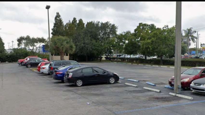 Days Inn & Suites by Wyndham TPA Airport Parking