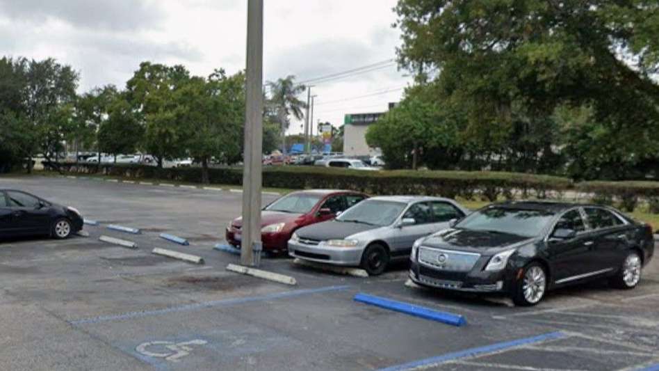 Days Inn & Suites by Wyndham TPA Airport Parking