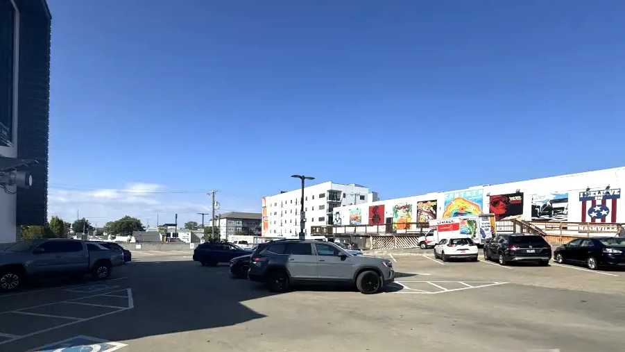 WOODLAND LOT BNA Airport Parking