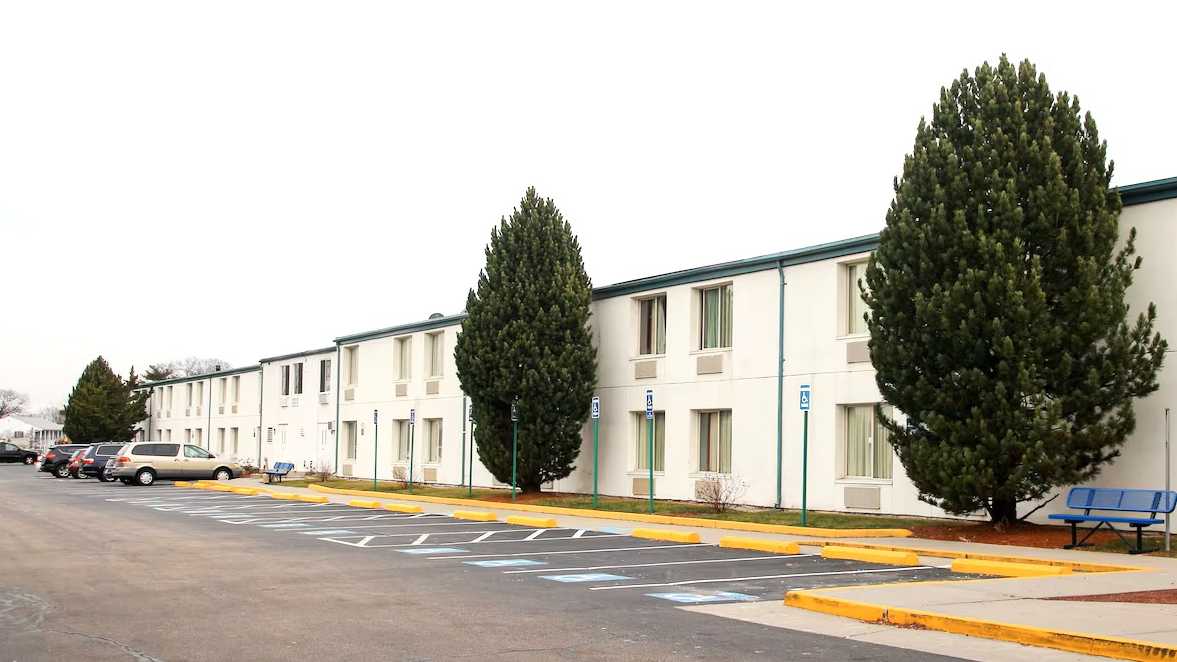 Motel 6 PVD Airport Parking