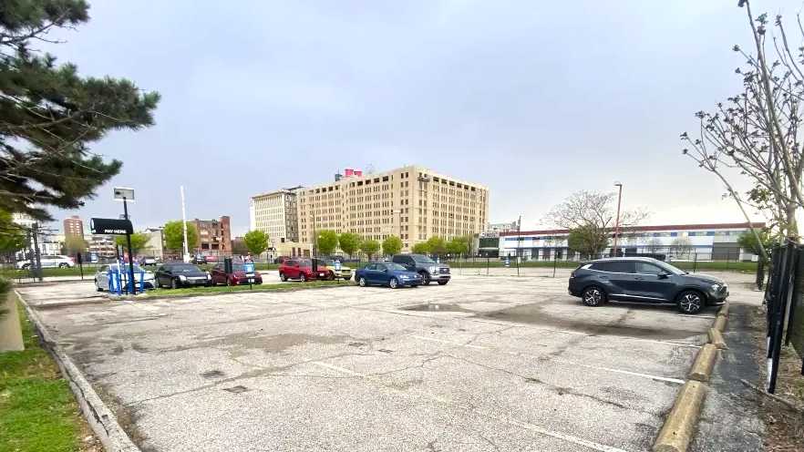 (M) MLK LOT STL Airport Parking