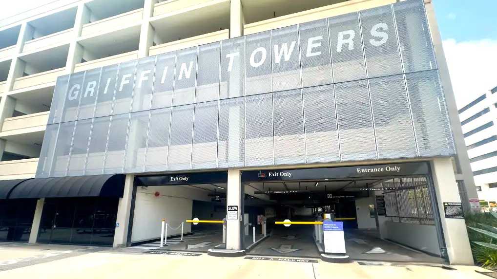 (M) GRIFFIN TOWERS SNA Airport Parking