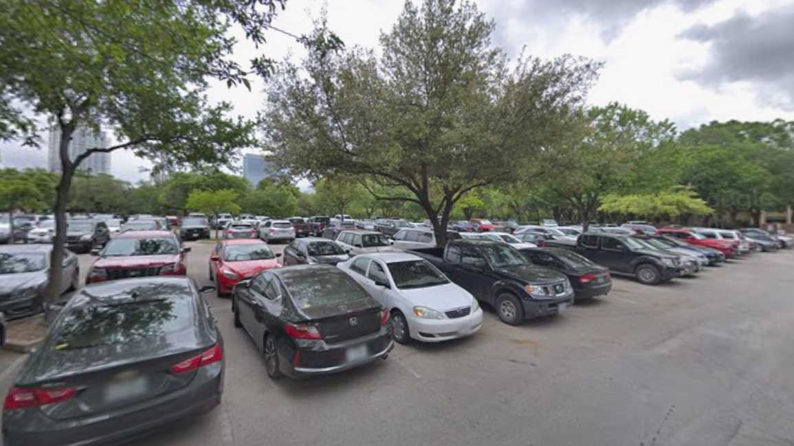 200 E Riverside Lot AUS Airport Parking