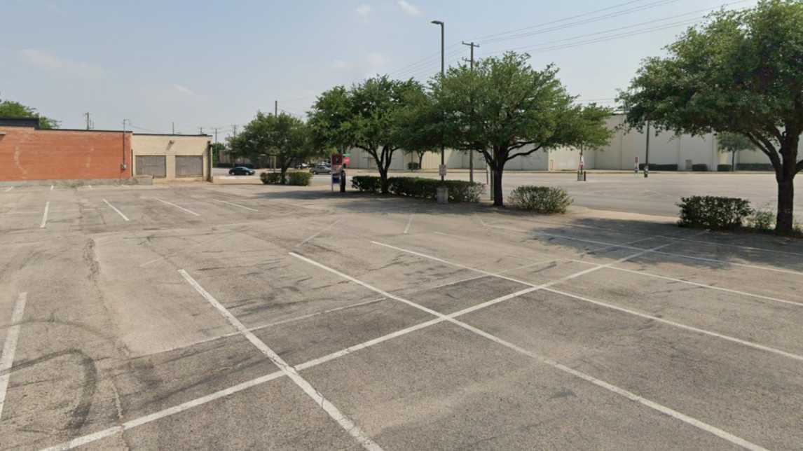 Lot 111 DAL Airport Parking