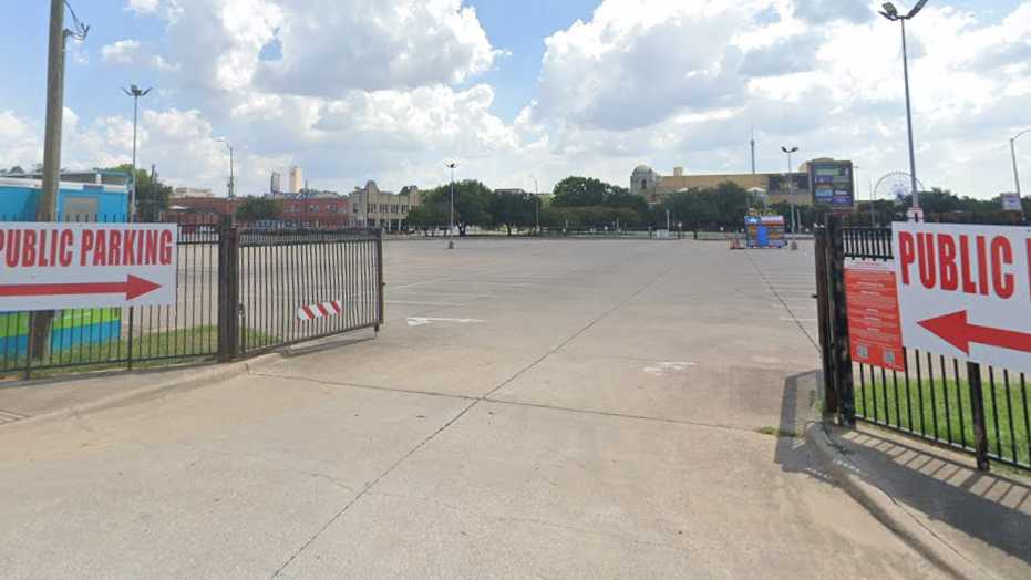Lot 201 DAL Airport Parking