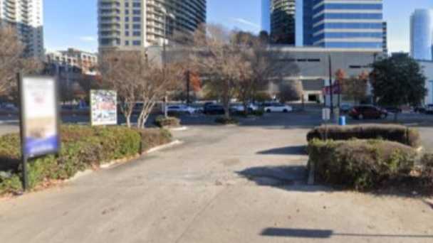 Lot 152 DAL Airport parking