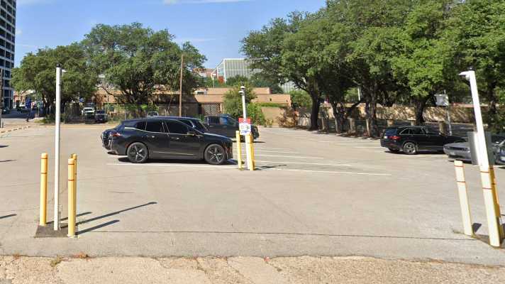 Lot 124 DAL Airport Parking