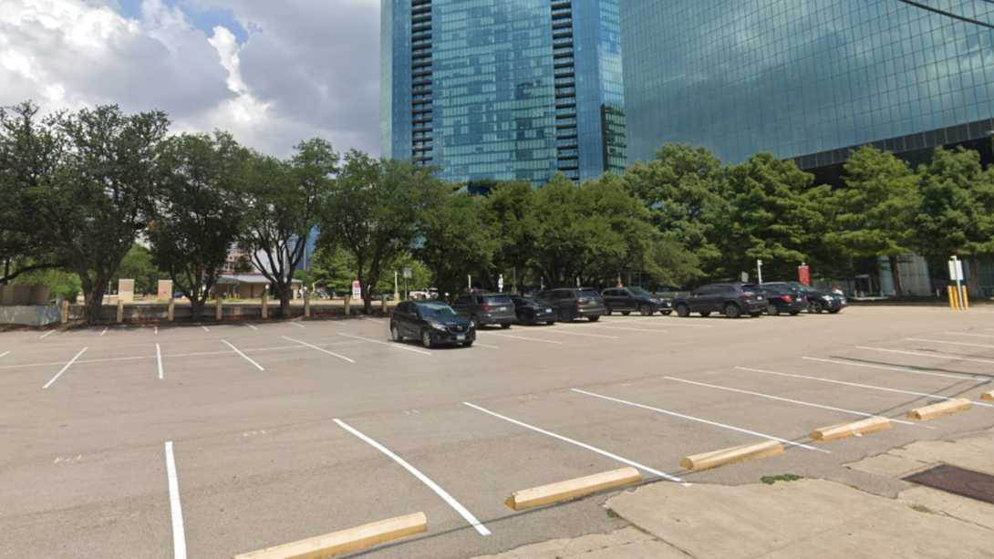 Lot 124 DAL Airport Parking