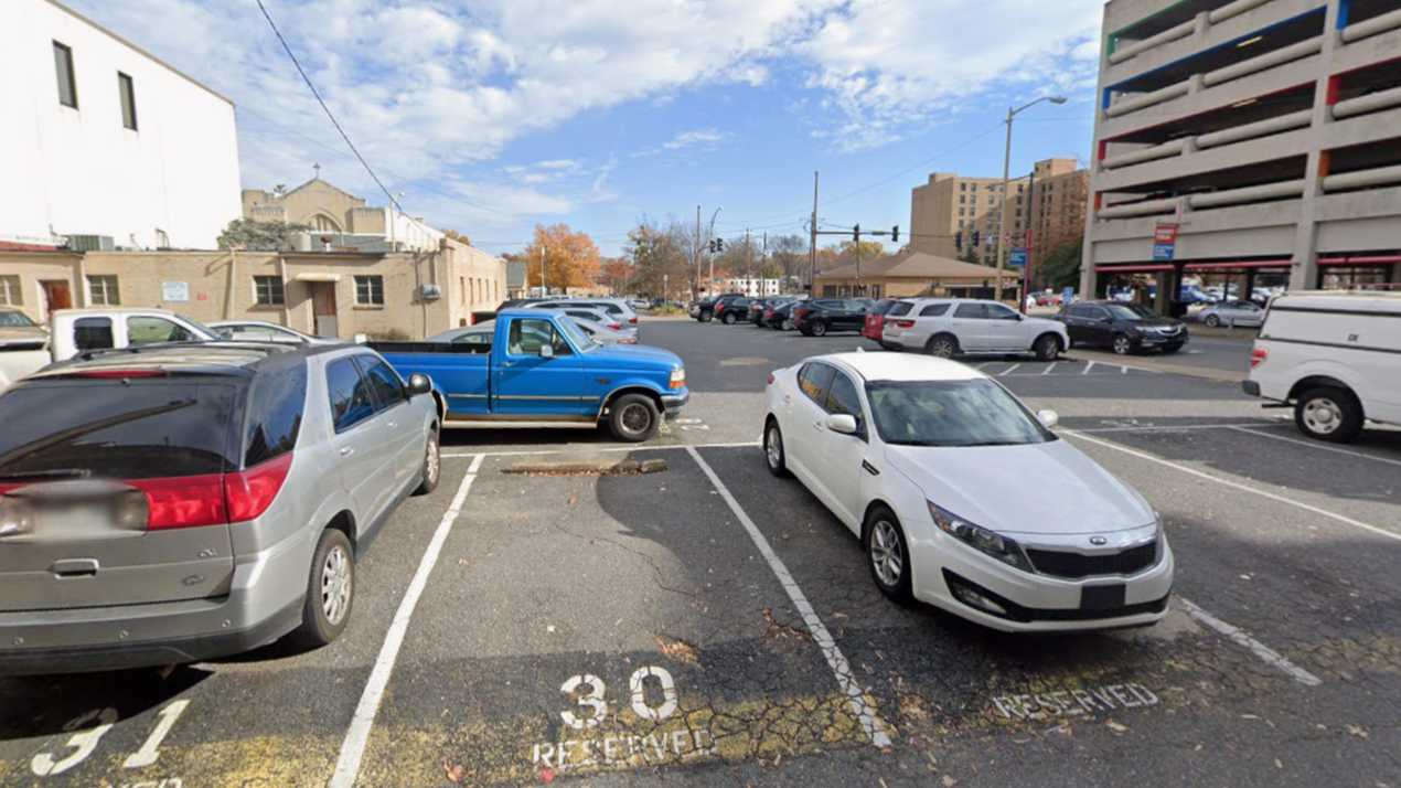Lot 210 LIT Airport Parking