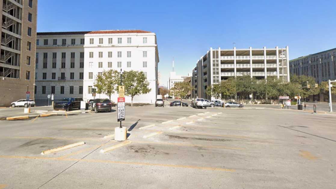 Lot 1727 SAT Airport Parking