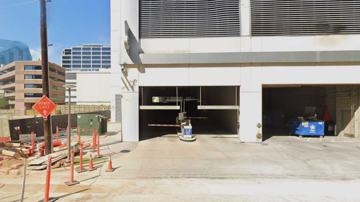 1920 McKinney DAL Airport Parking